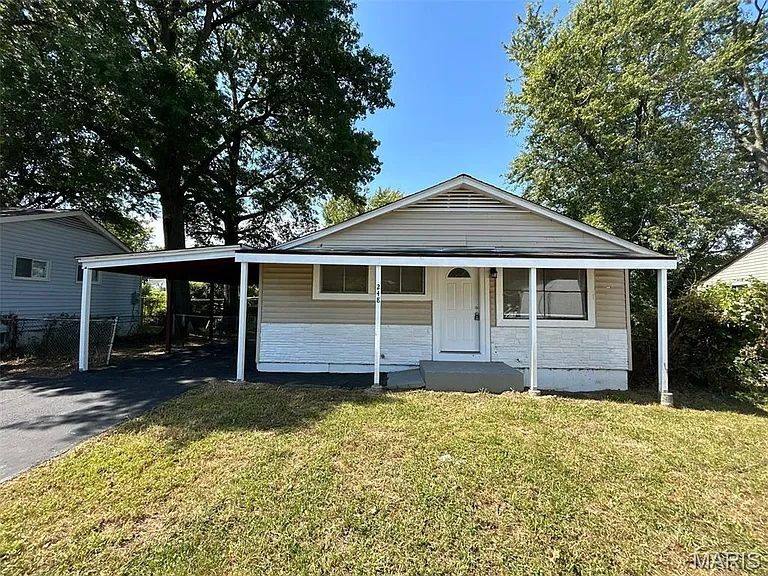 House for rent at 248 Perthshire Rd, Saint Louis, MO 63137