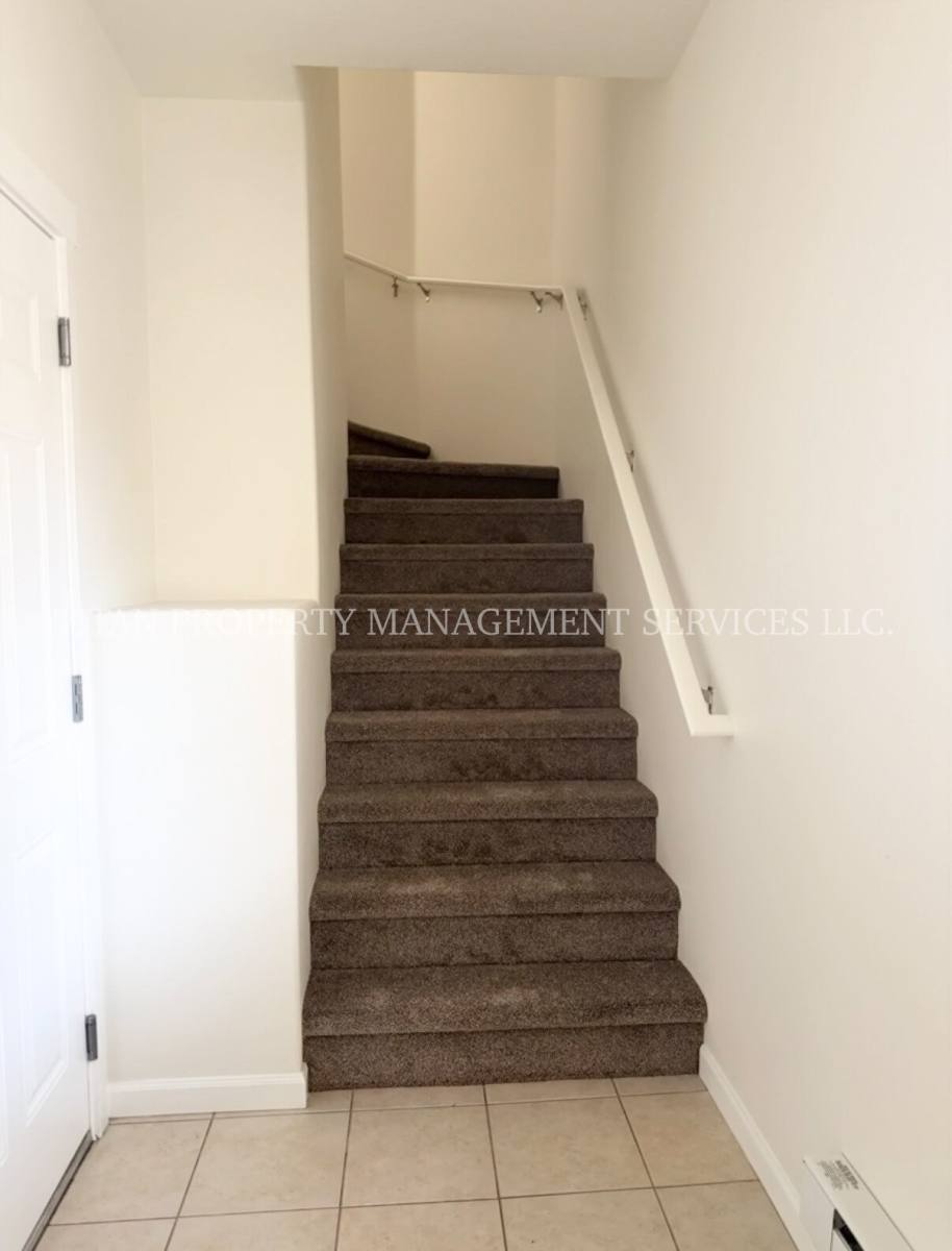 Apartment for rent at 10871 SW Canterbury Lane #204, Portland, OR 97224