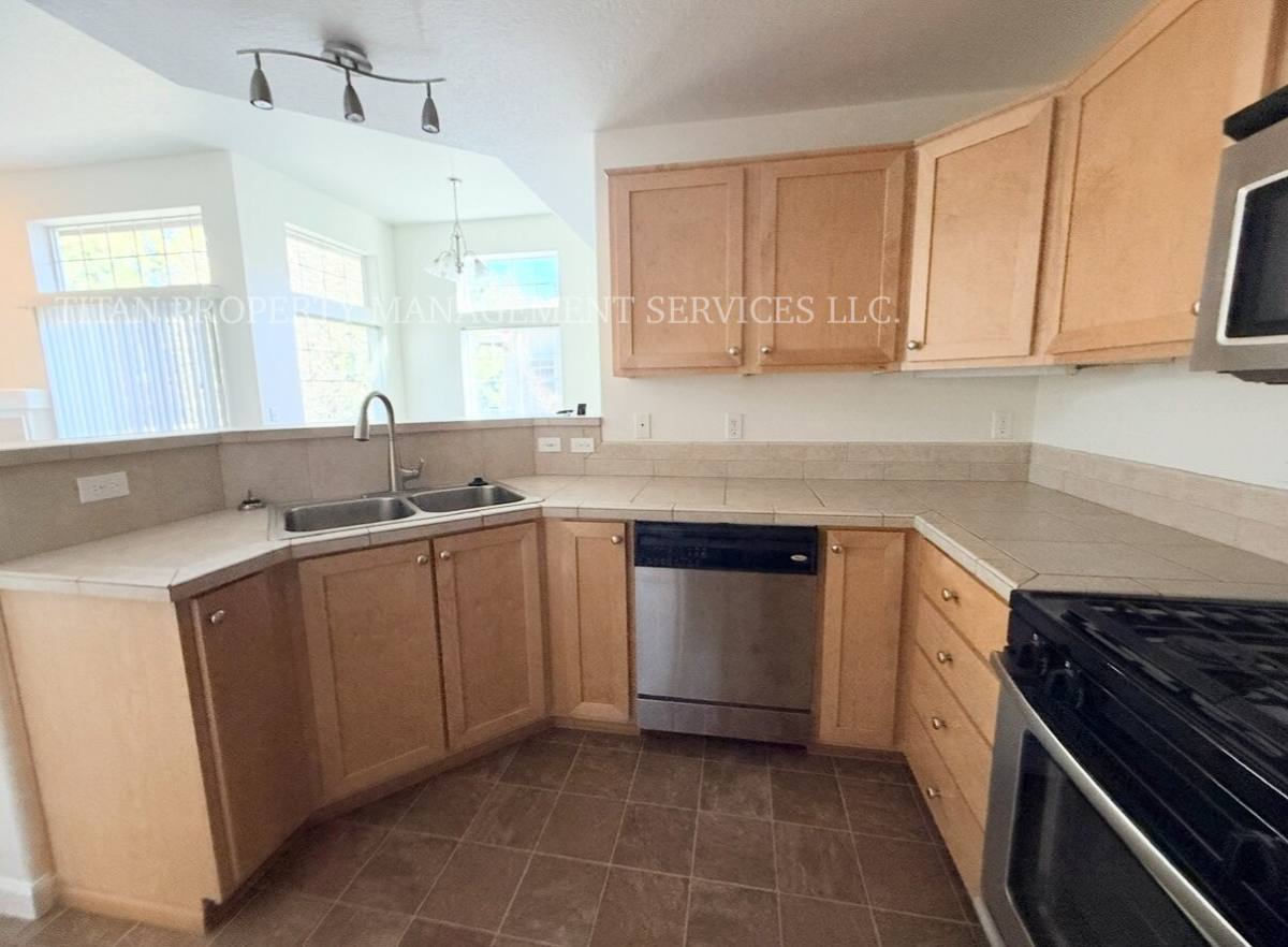 Apartment for rent at 10871 SW Canterbury Lane #204, Portland, OR 97224