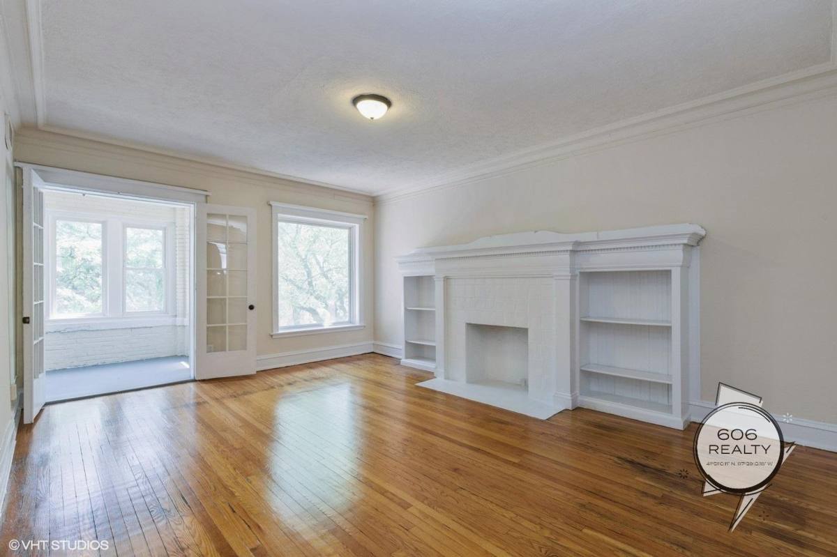 Apartment for rent at 5034-36 S Michigan Ave, Chicago, IL 60615