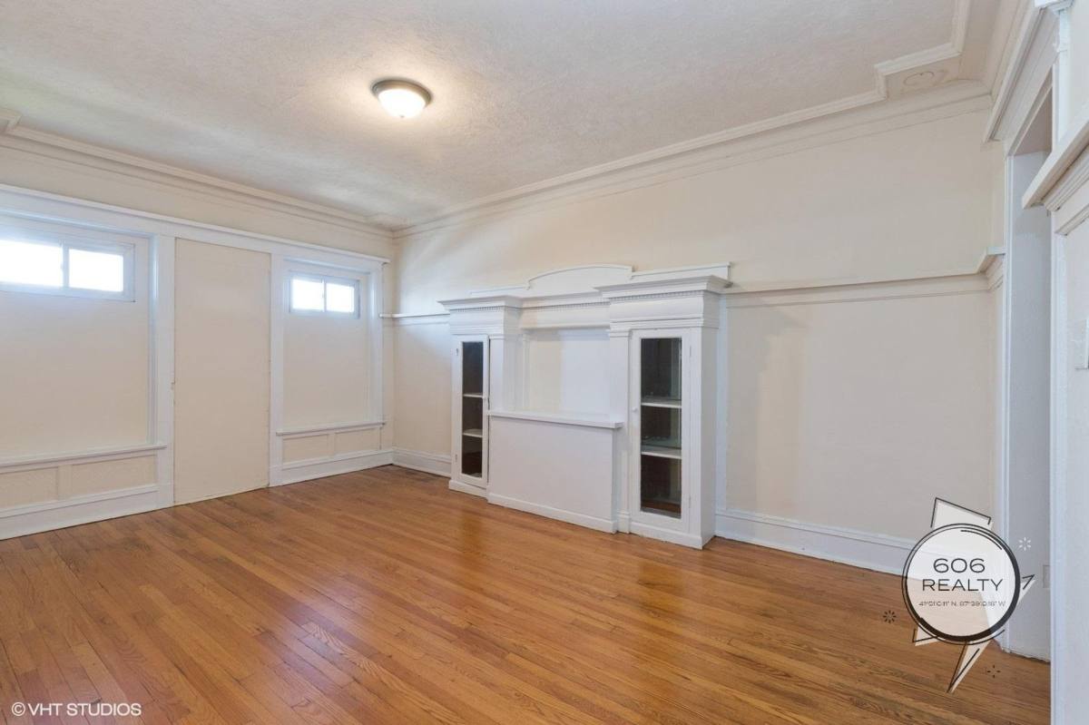 Apartment for rent at 5034-36 S Michigan Ave, Chicago, IL 60615