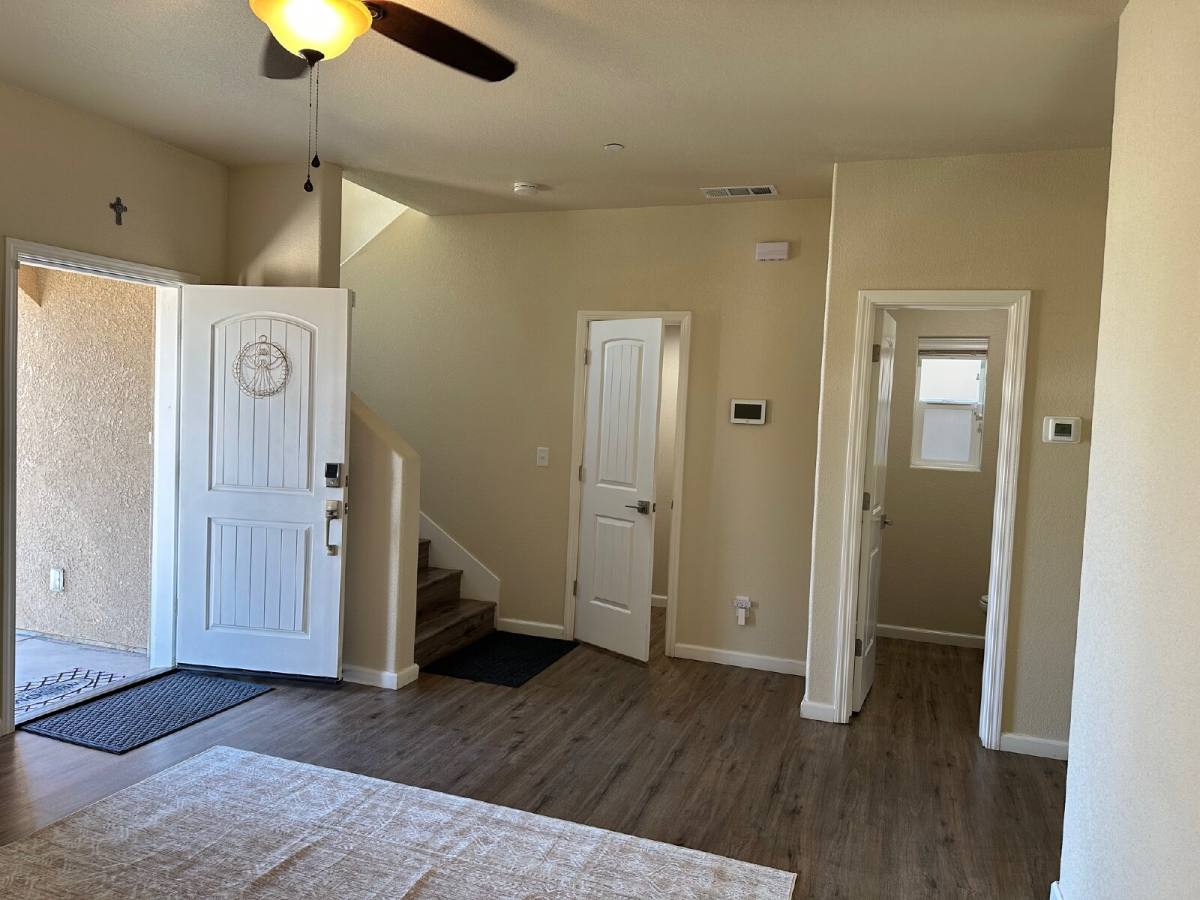 House for rent at 1338 Hermosa Dr, Merced, CA 95348