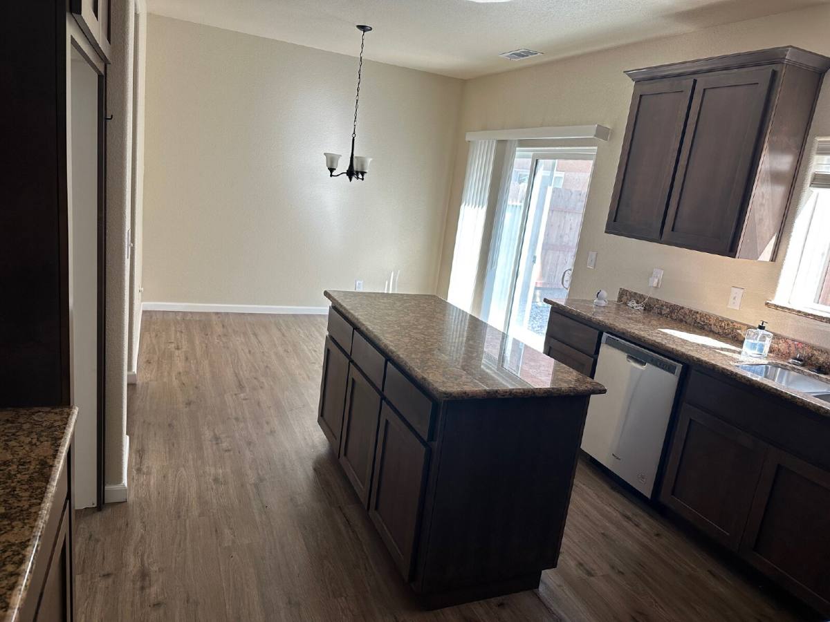 House for rent at 1338 Hermosa Dr, Merced, CA 95348