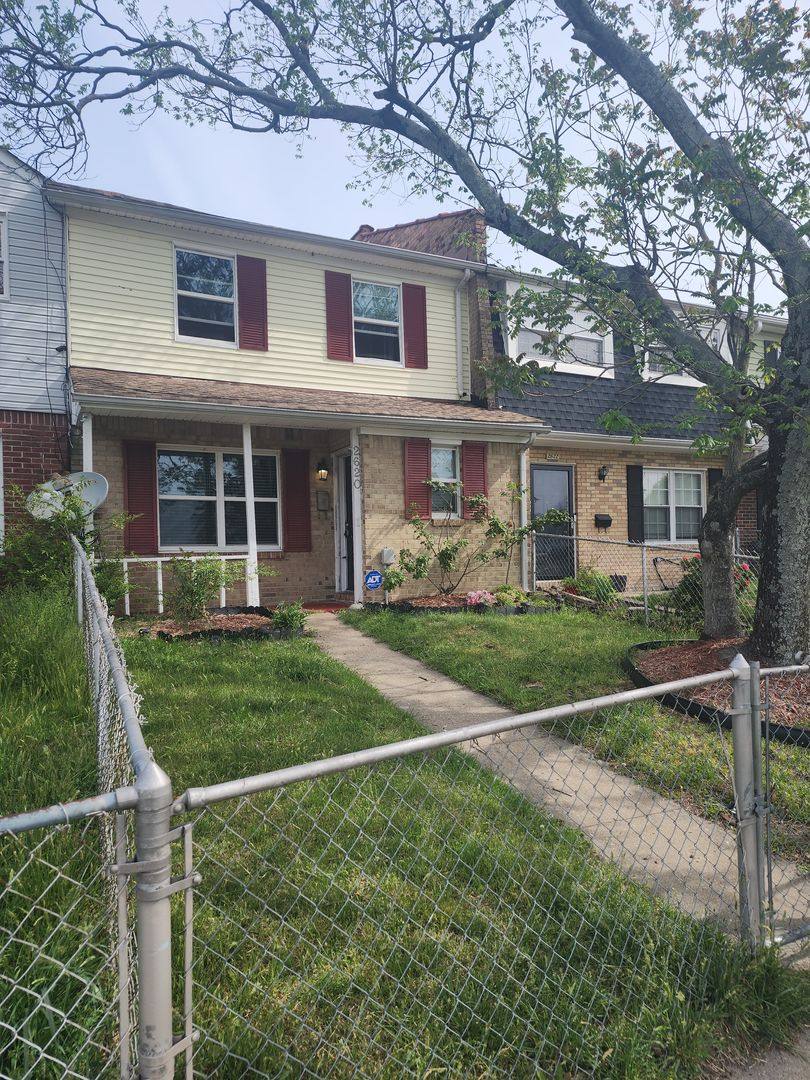 Townhouse for rent at 2620 Sunrise Ave, Chesapeake, VA 23324
