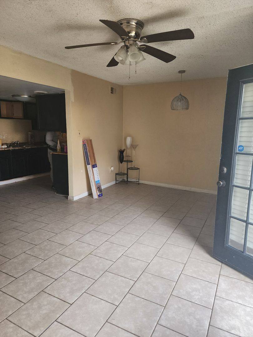 Townhouse for rent at 2620 Sunrise Ave, Chesapeake, VA 23324