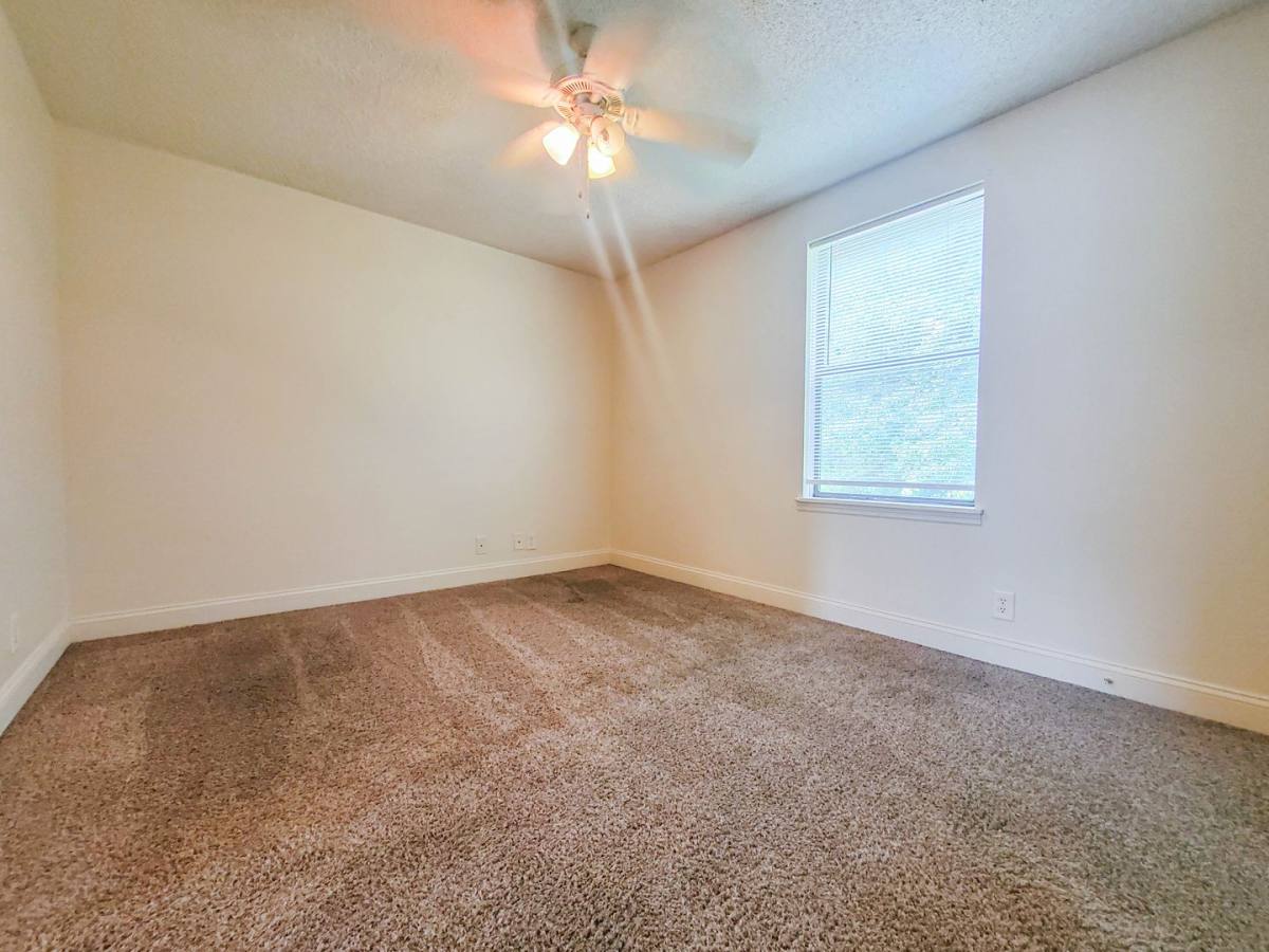 Apartment for rent at 105 Kingsbury Court, Clarksville, TN 37040