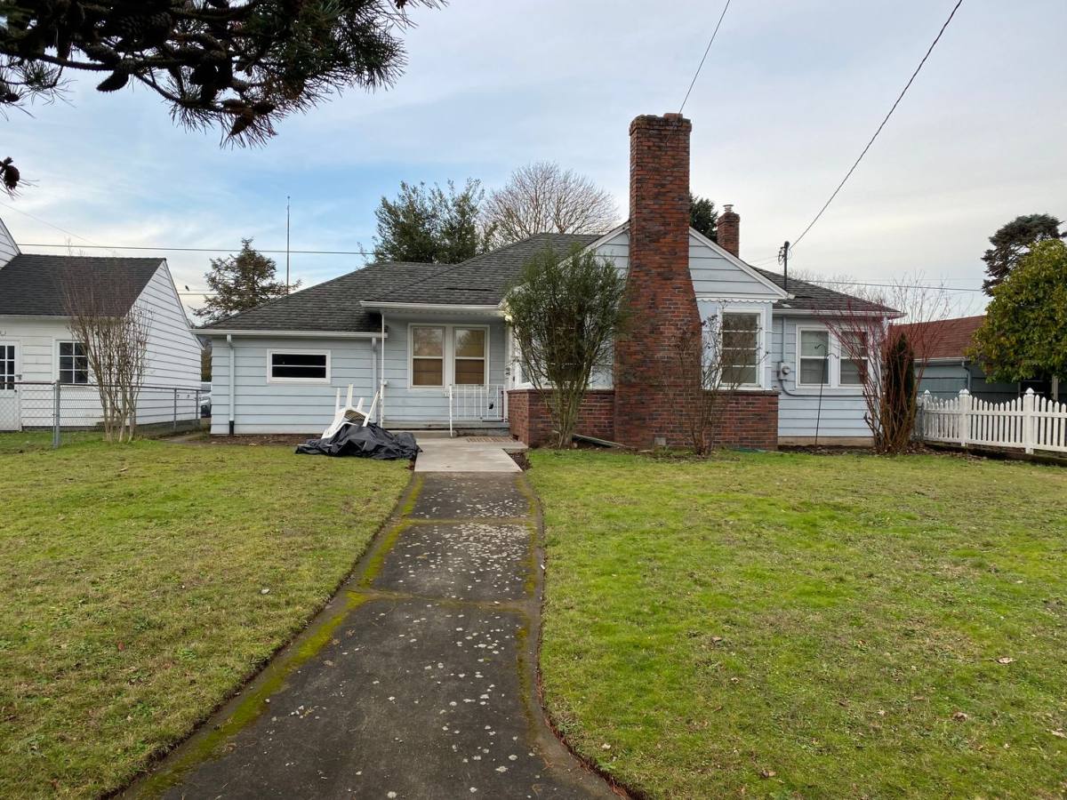 House for rent at 6144 N Willamette Blvd, Portland, OR 97203