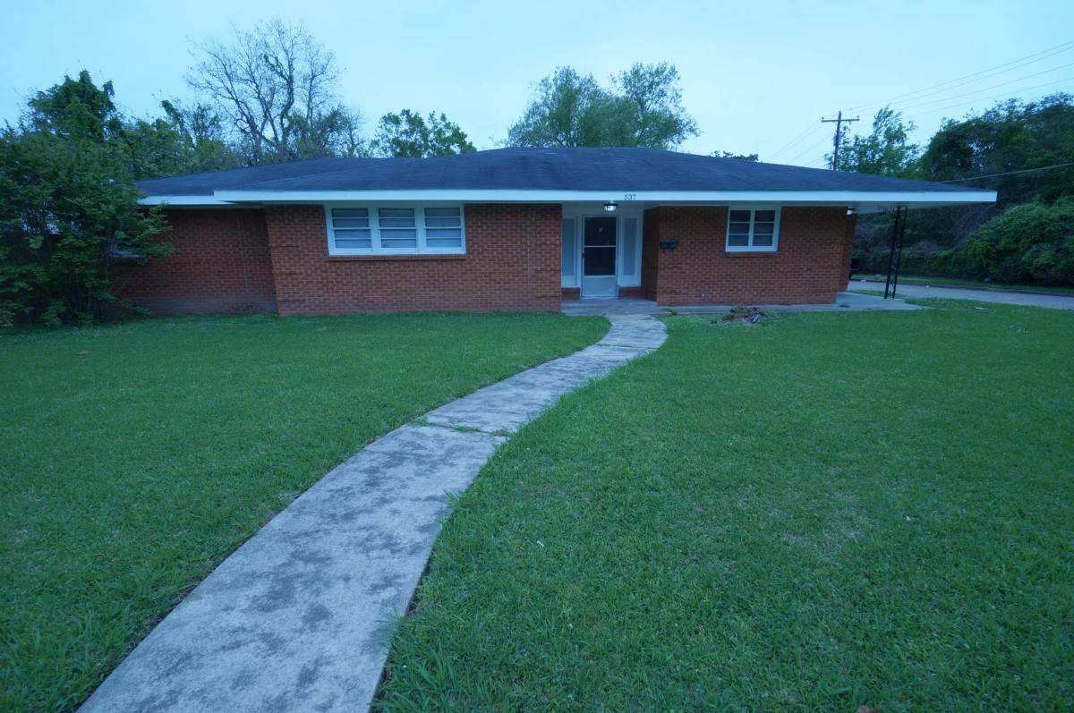 House for rent at 537 S Market St, Opelousas, LA 70570