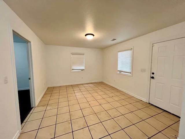 Apartment for rent at 364 E 7th St #2, Fayetteville, AR 72701