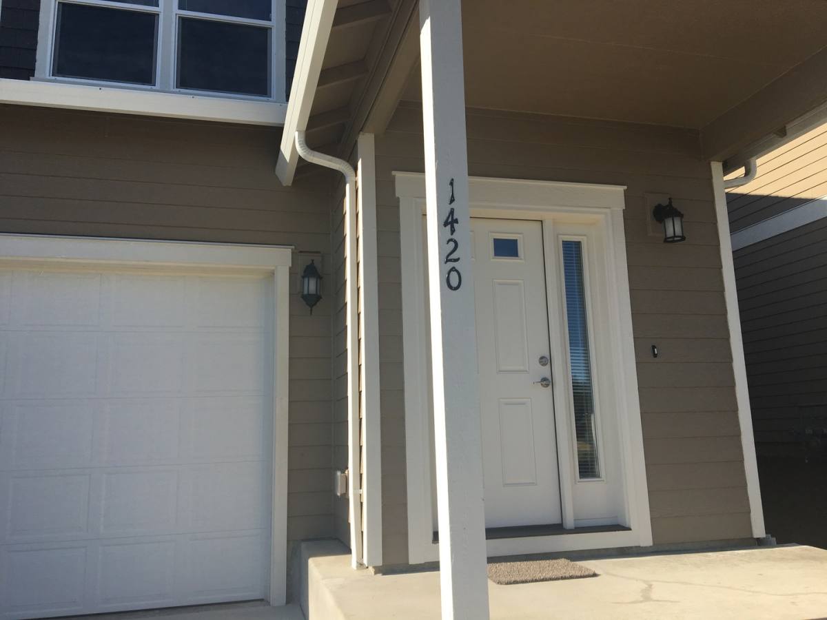 Apartment for rent at 1420 - 1422 Marigold Dr, Independence, OR 97351