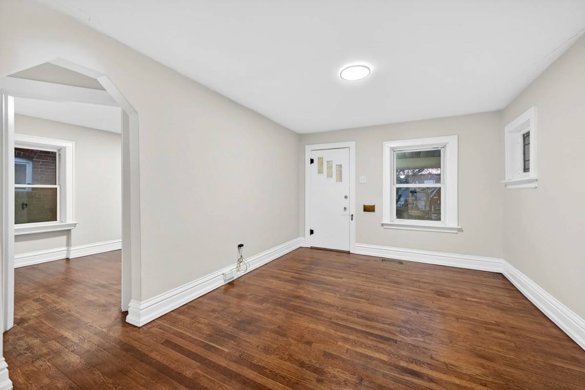 House for rent at 6135 Newport Ave, Saint Louis, MO 63116
