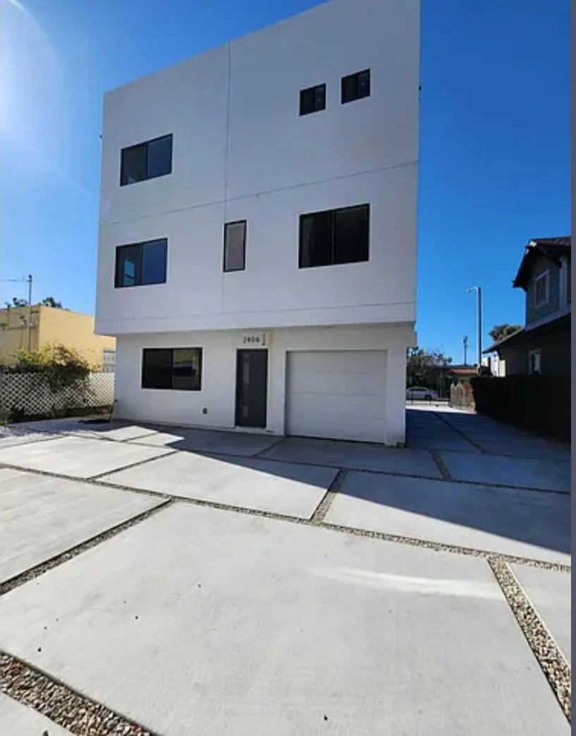 Townhouse for rent at 2406 Hauser Blvd #1 2, Los Angeles, CA 90016