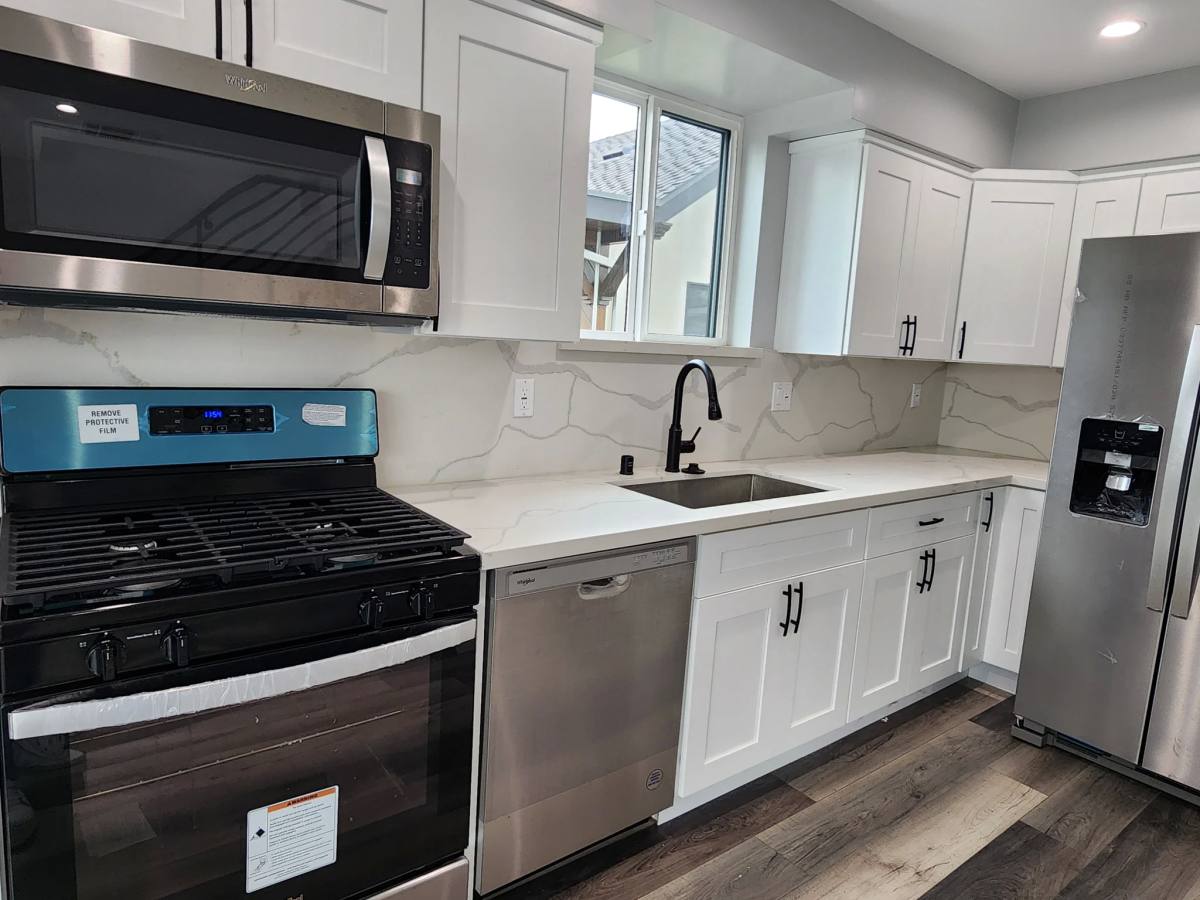 Townhouse for rent at 2406 Hauser Blvd #1 2, Los Angeles, CA 90016
