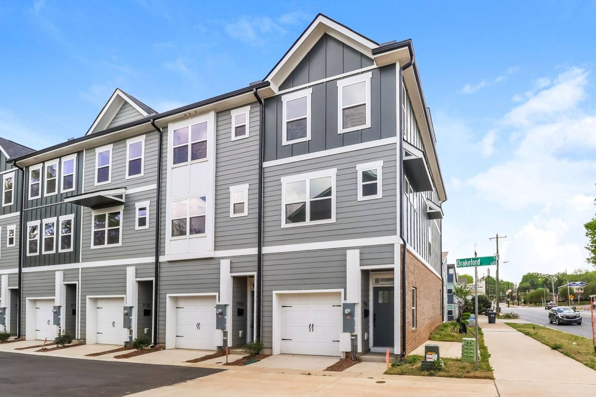 Townhouse for rent at 704 Drakeford Court, Charlotte, NC 28216