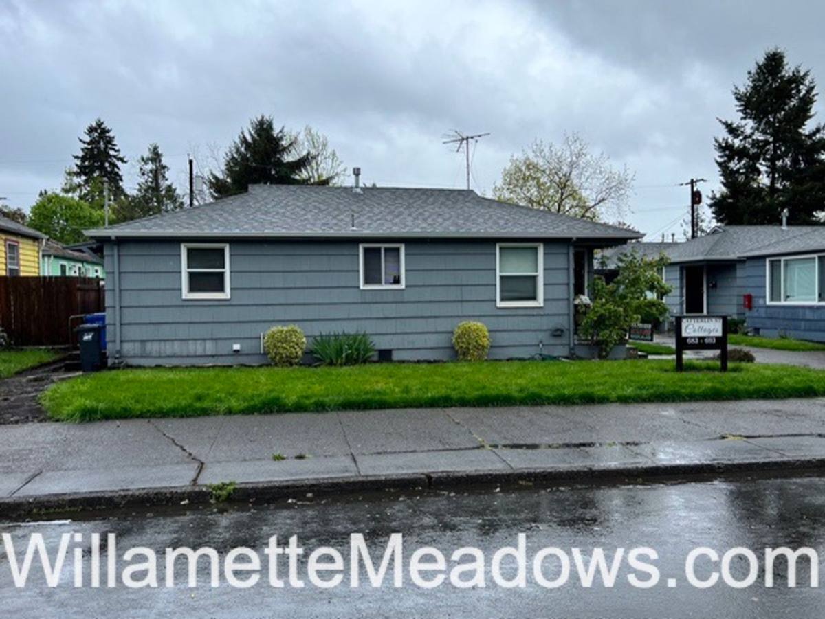 Apartment for rent at 683 - 983 Catterlin St NE, Salem, OR 97301