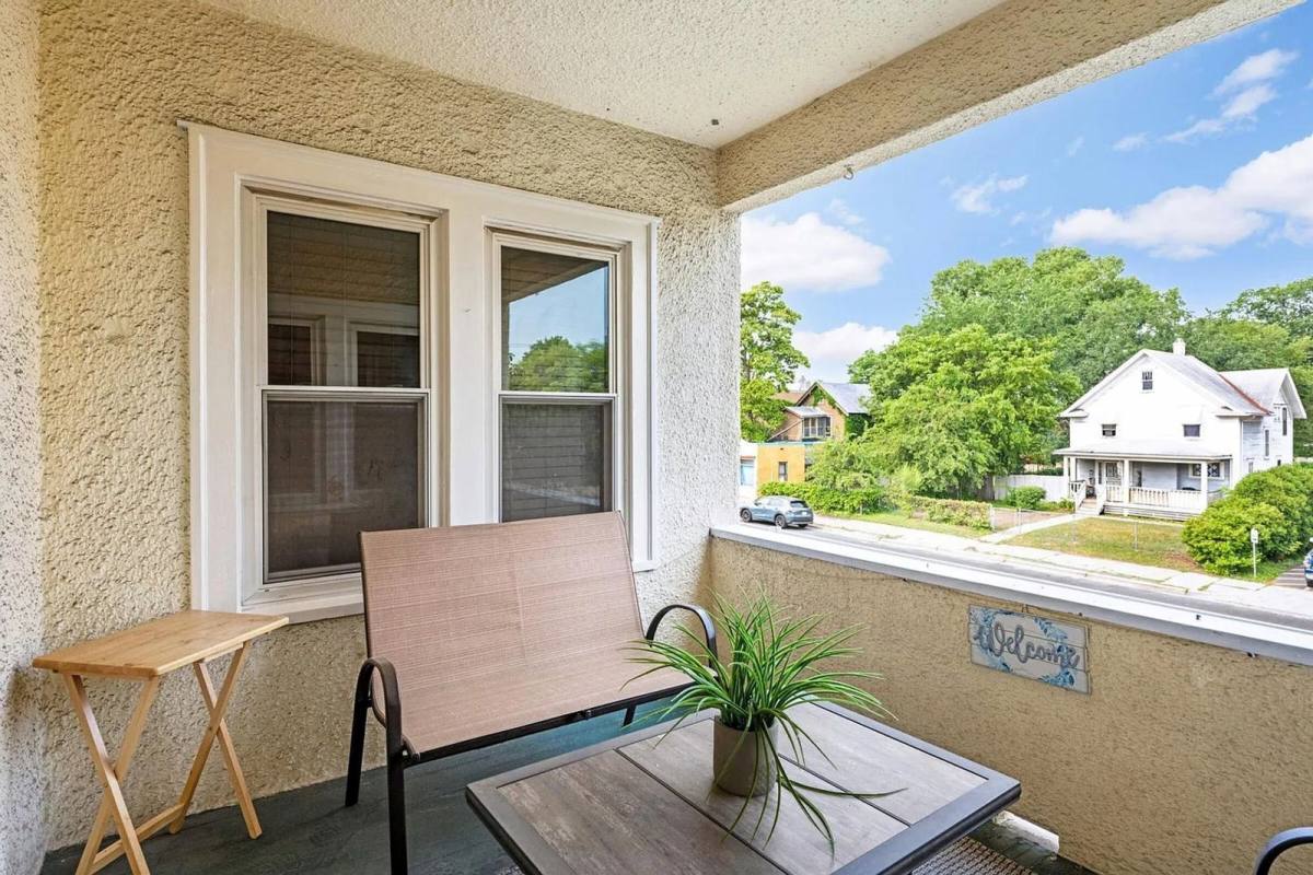 Apartment for rent at 1907 11th Ave S #3, Minneapolis, MN 55404