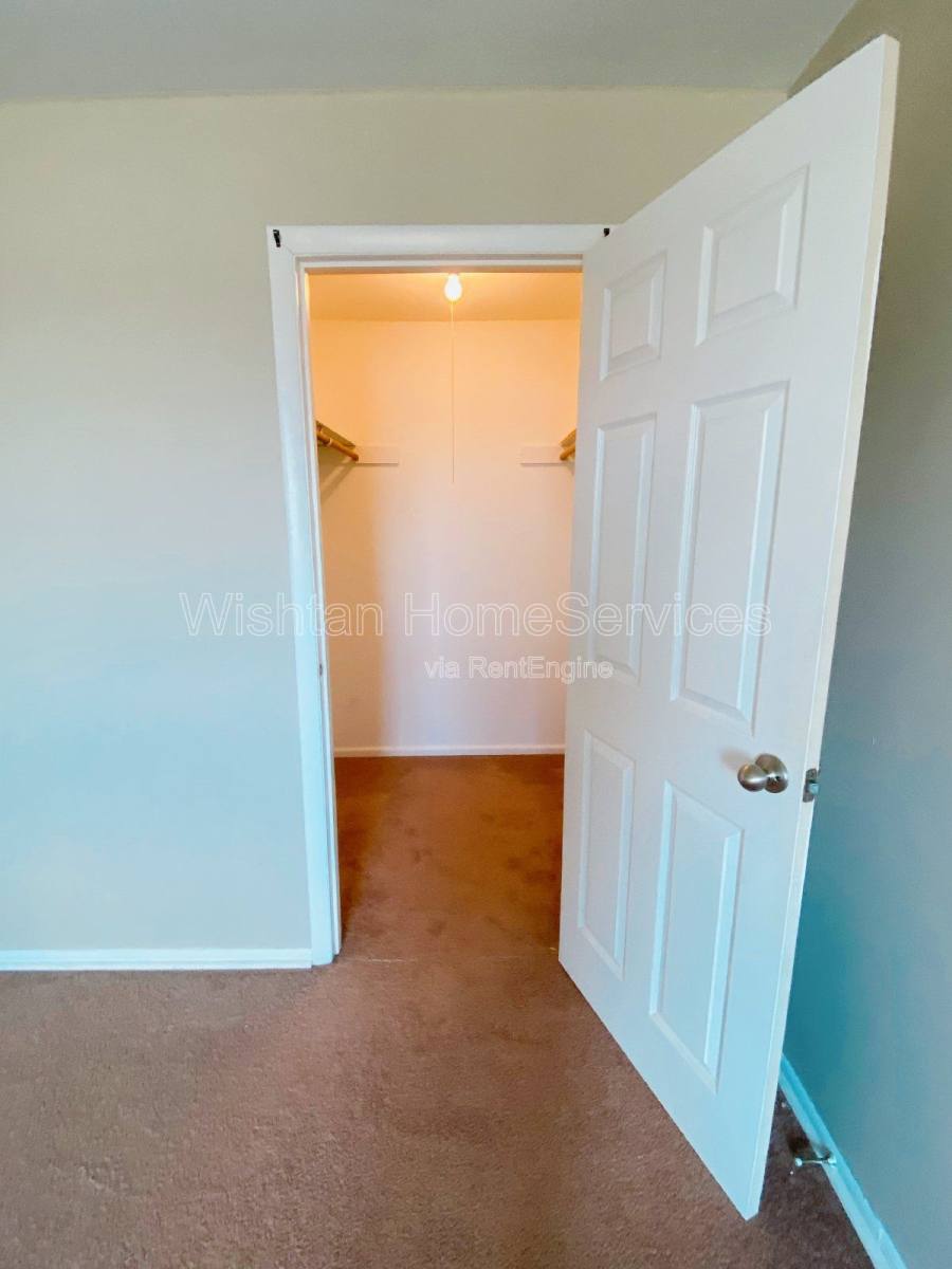 Apartment for rent at 203 Charleston Blvd #5, Macomb, IL 61455