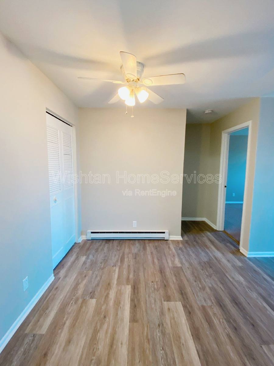 Apartment for rent at 203 Charleston Blvd #5, Macomb, IL 61455