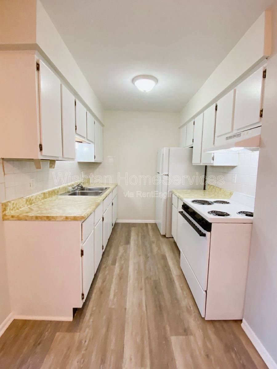 Apartment for rent at 203 Charleston Blvd #5, Macomb, IL 61455