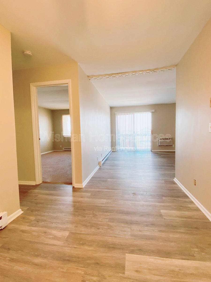 Apartment for rent at 203 Charleston Blvd #5, Macomb, IL 61455