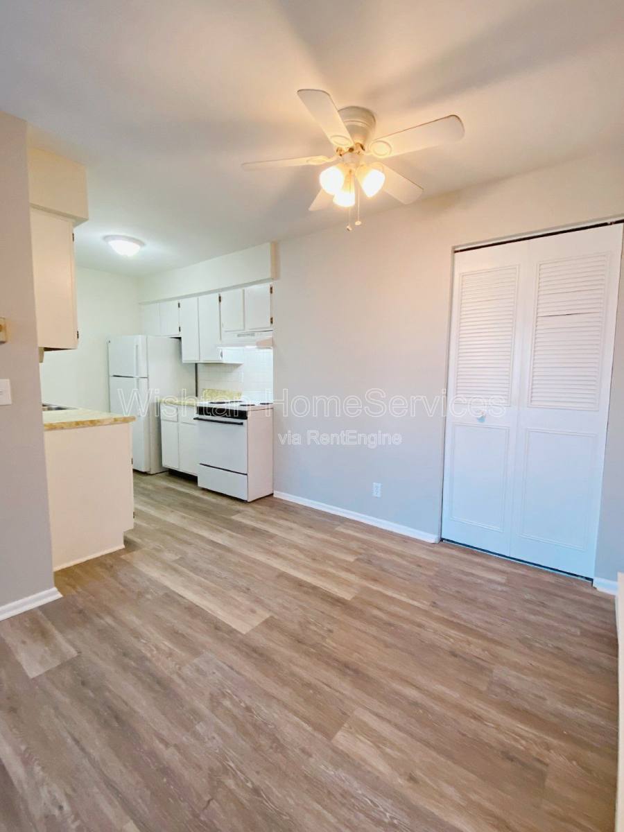 Apartment for rent at 203 Charleston Blvd #5, Macomb, IL 61455