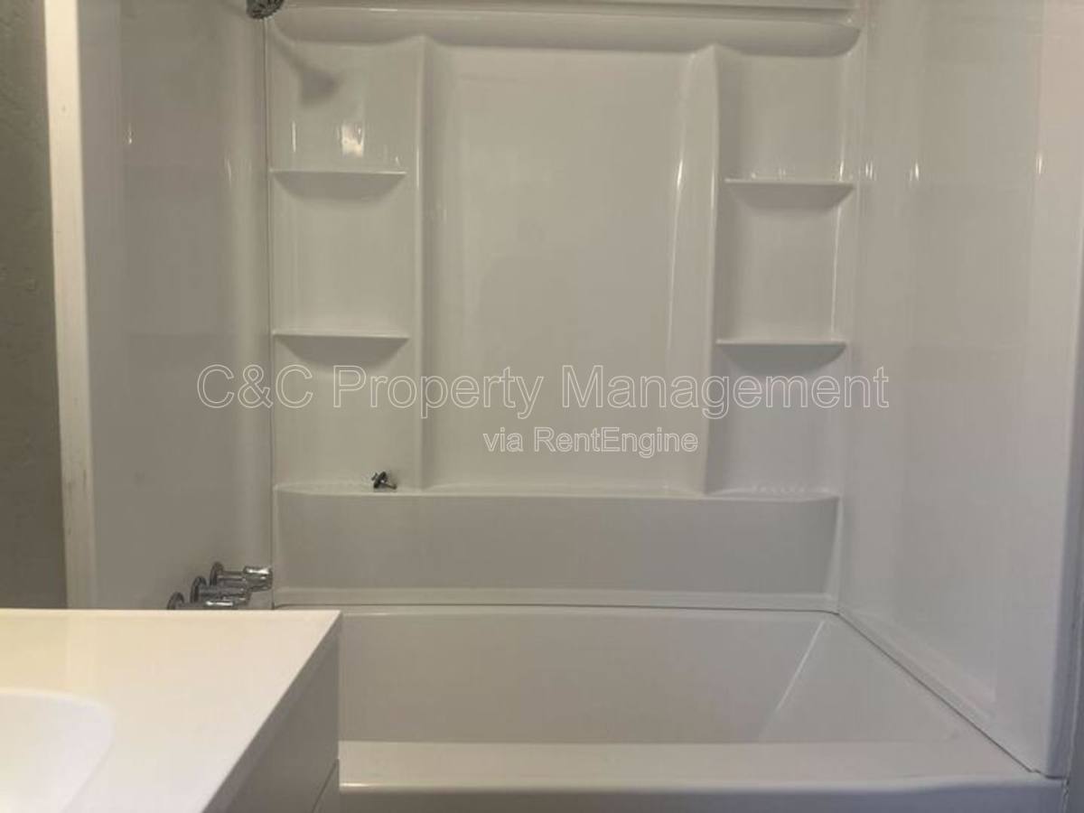 Apartment for rent at 2132 N First St, Fresno, CA 93703