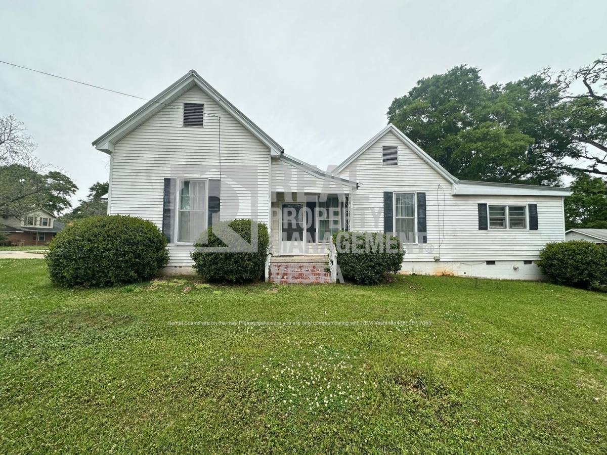 House for rent at 346 E Main St, Forsyth, GA 31029