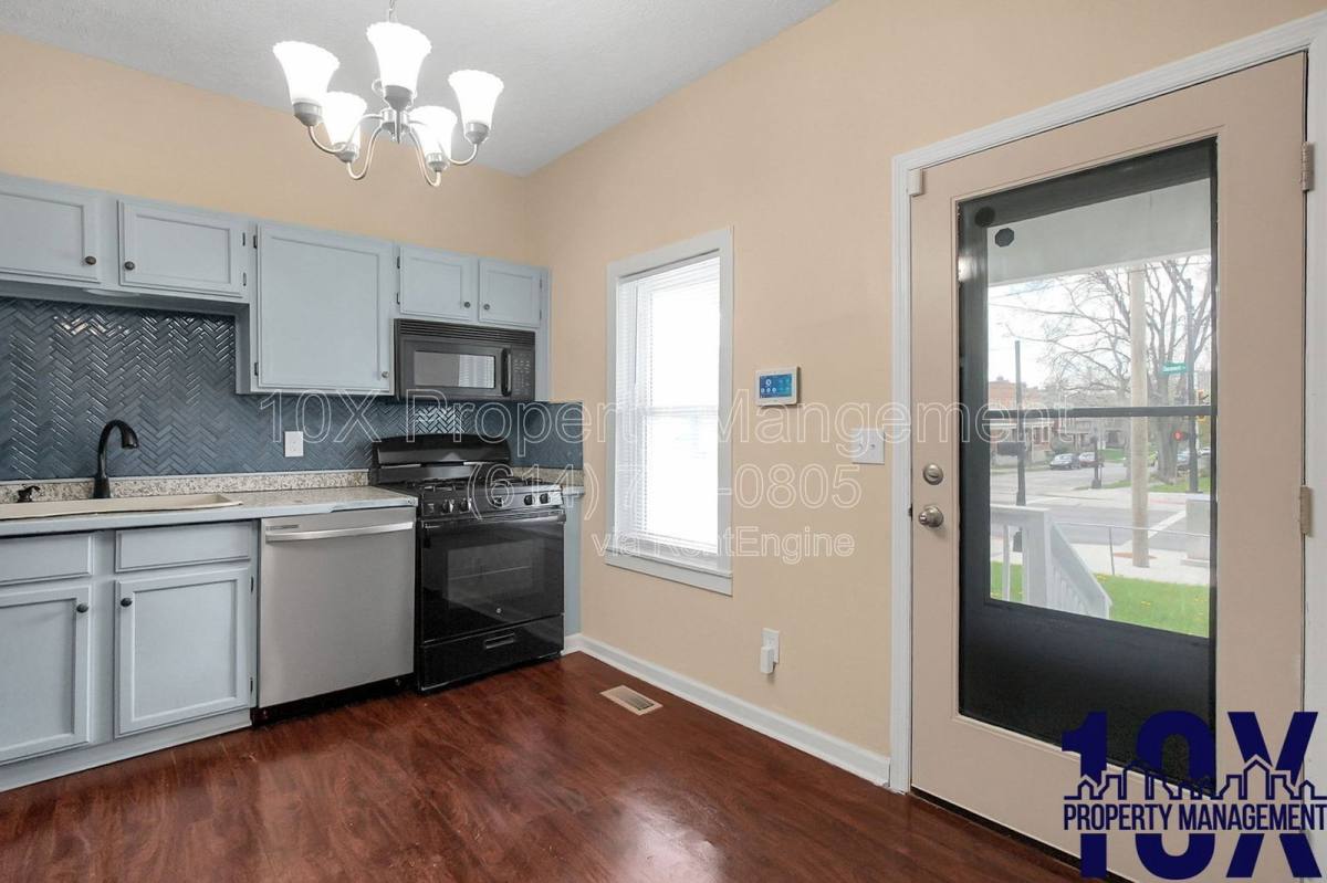 Apartment for rent at 1652 Summit St #A, Columbus, OH 43201