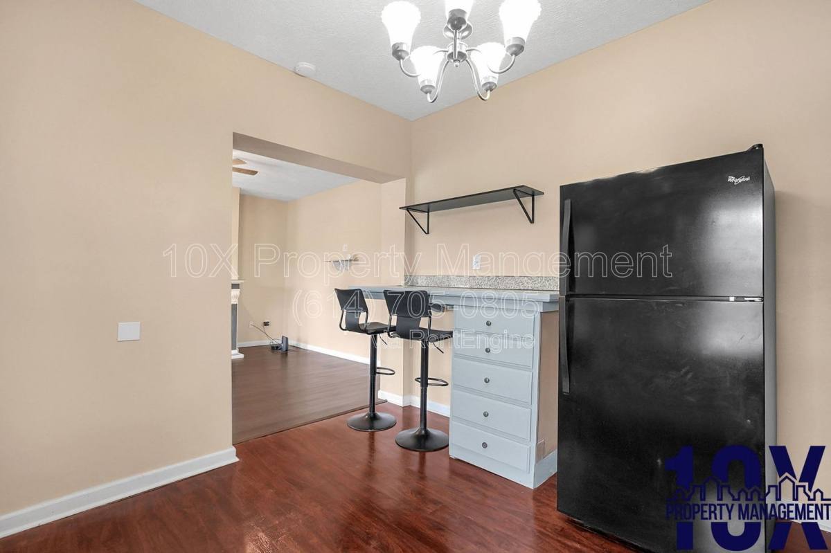 Apartment for rent at 1652 Summit St #A, Columbus, OH 43201