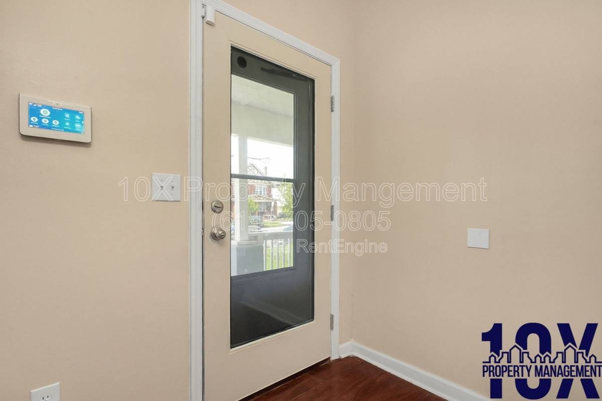 Apartment for rent at 1652 Summit St #A, Columbus, OH 43201