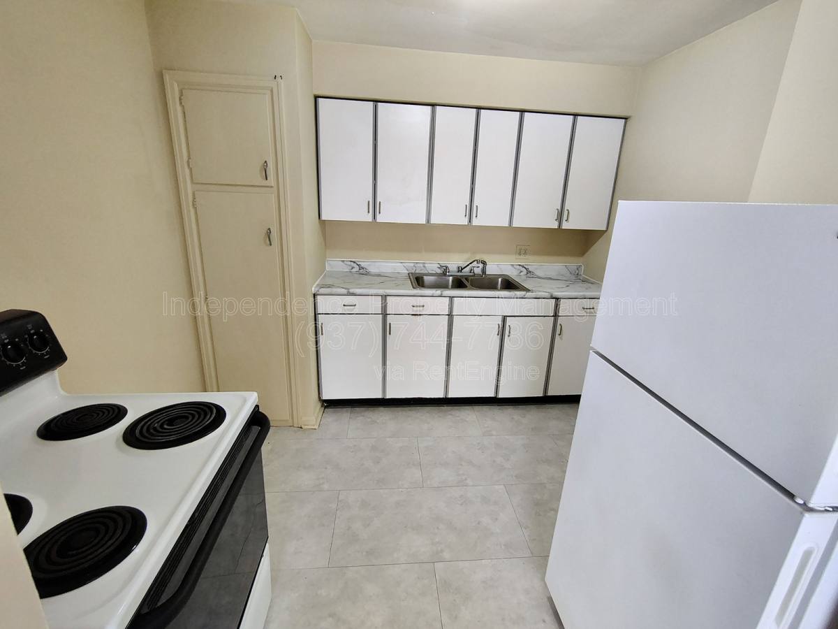Apartment for rent at 4278 Catalpa Dr #4, Dayton, OH 45405