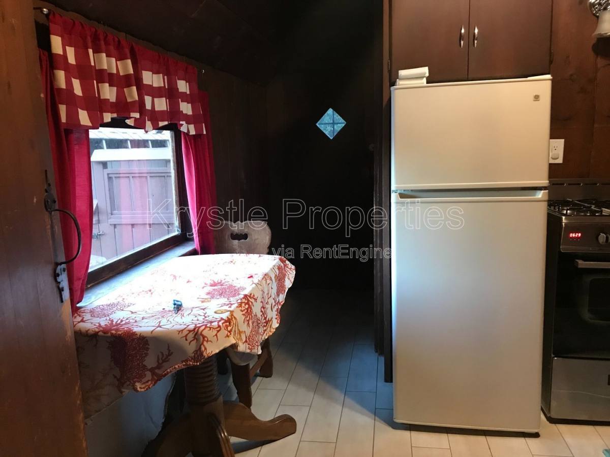 Apartment for rent at 50 Winslow Ave #B, Vallejo, CA 94590