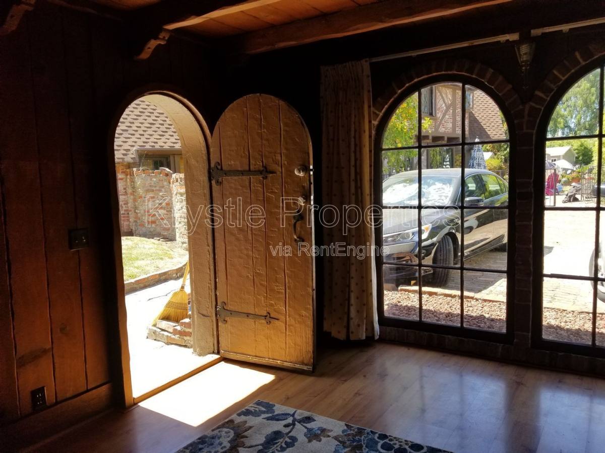 Apartment for rent at 50 Winslow Ave #B, Vallejo, CA 94590