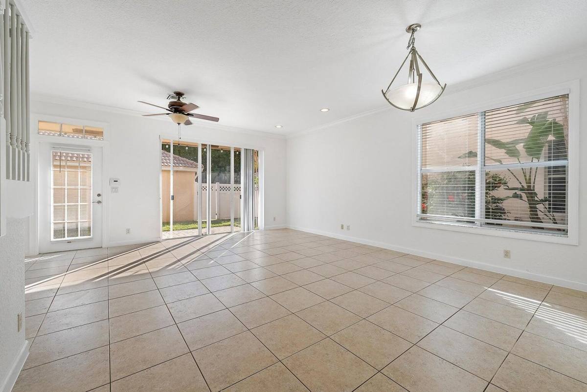Townhouse for rent at 8050 Murano Circle, Palm Beach Gardens, FL 33418