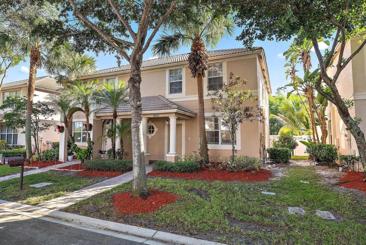 Townhouse for rent at 8050 Murano Circle, Palm Beach Gardens, FL 33418
