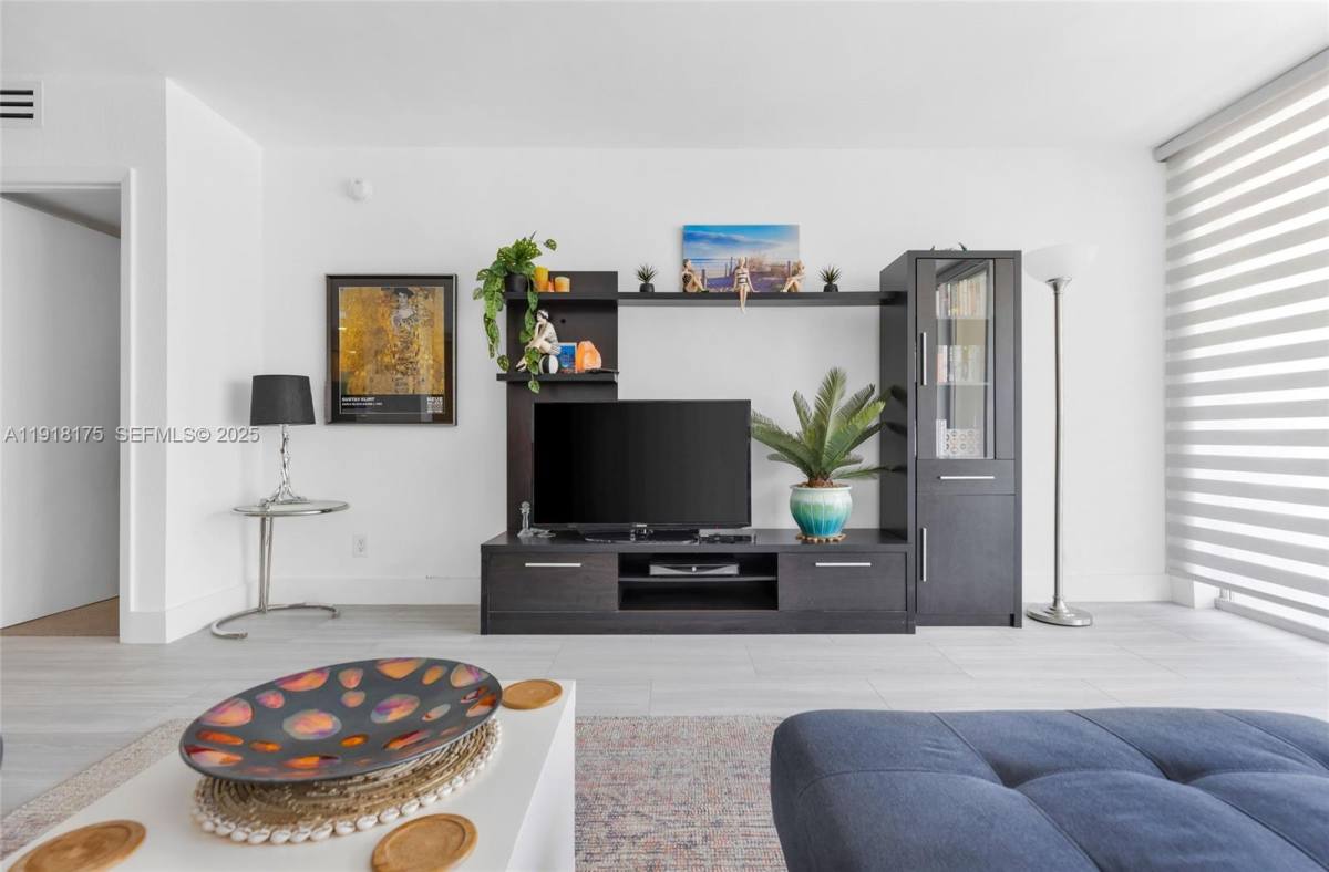 Apartment for rent at 5600 Collins Ave #9B, Miami Beach, FL 33140