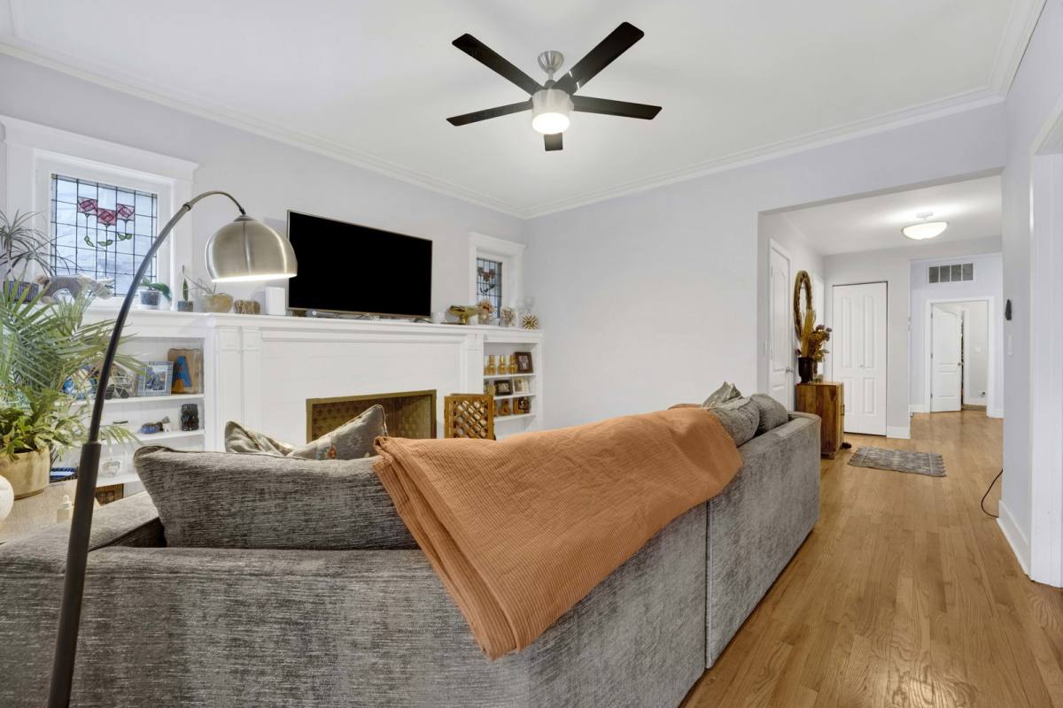 Apartment for rent at 3226 W Potomac Ave #1F, Chicago, IL 60651