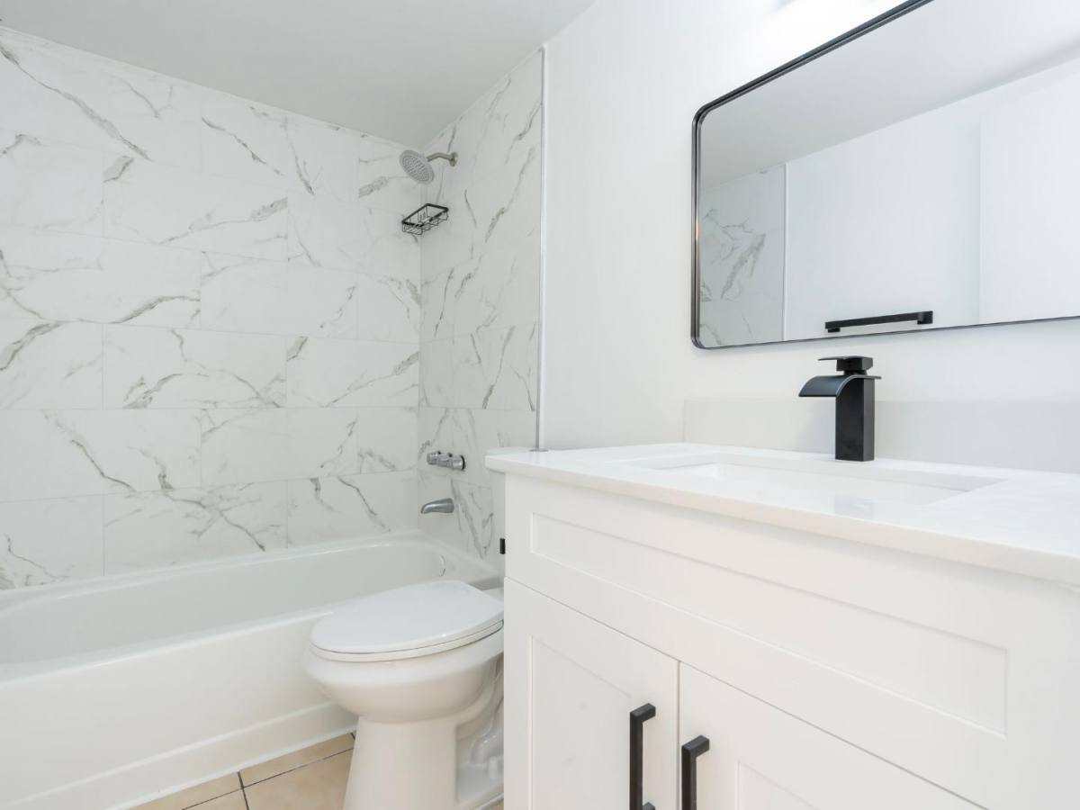 Apartment for rent at 1490 W 42nd Place #206, Hialeah, FL 33012