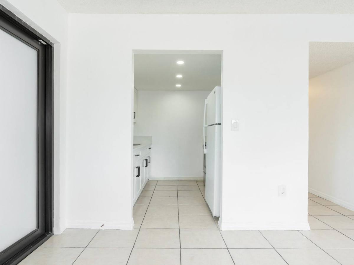 Apartment for rent at 1490 W 42nd Place #206, Hialeah, FL 33012