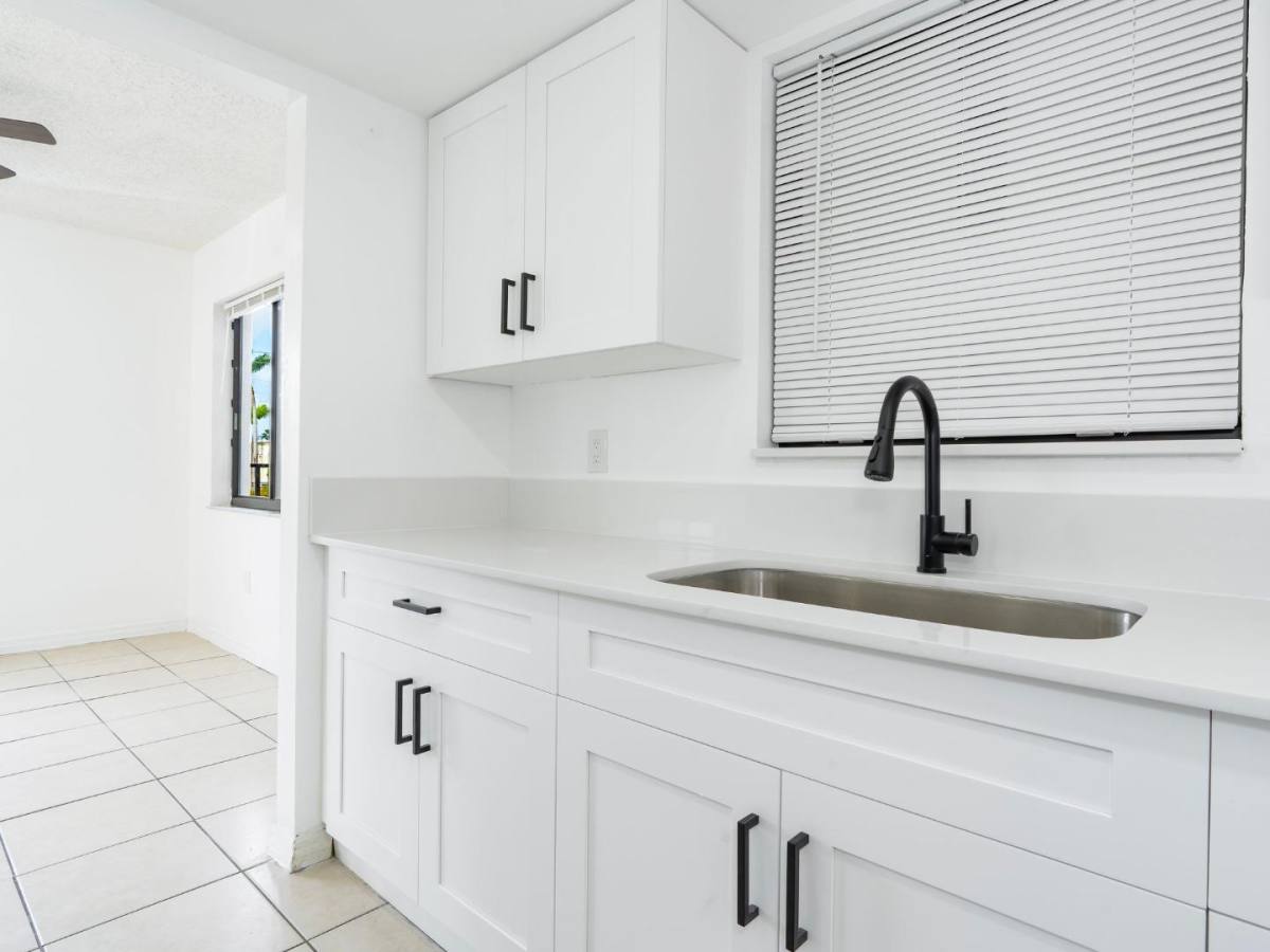 Apartment for rent at 1490 W 42nd Place #206, Hialeah, FL 33012
