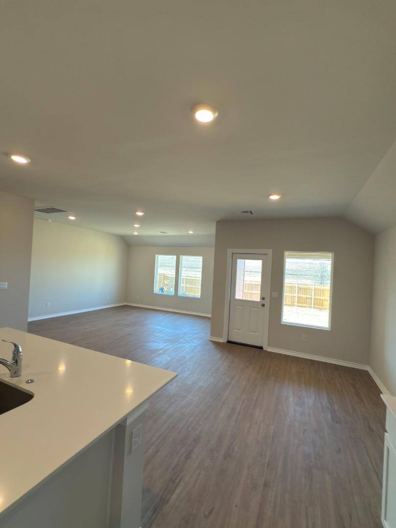 House for rent at 2924 Firefly Dr #SUONG 2824, Yukon, OK 73099