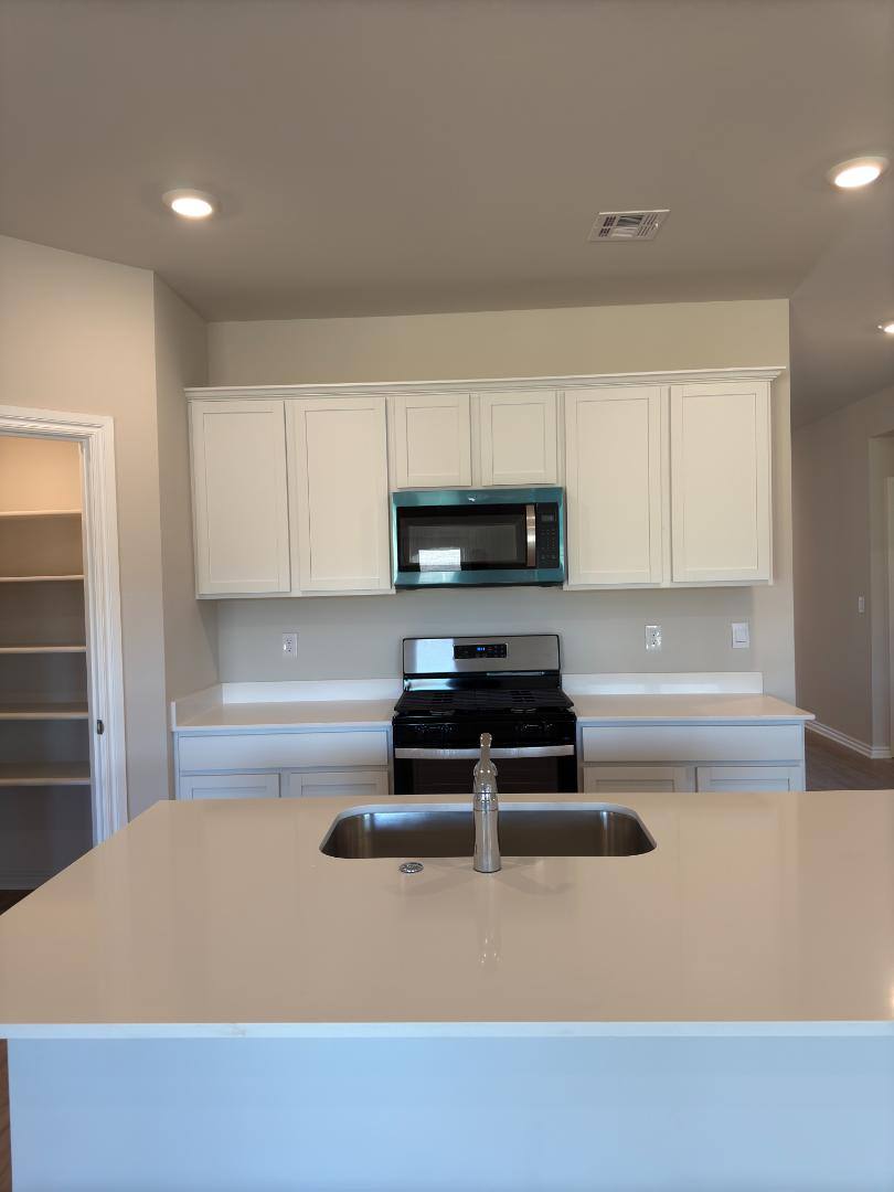 House for rent at 2924 Firefly Dr #SUONG 2824, Yukon, OK 73099