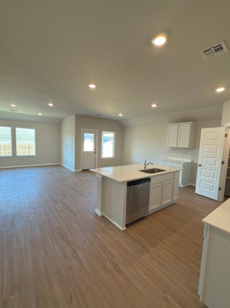 House for rent at 2924 Firefly Dr #SUONG 2824, Yukon, OK 73099