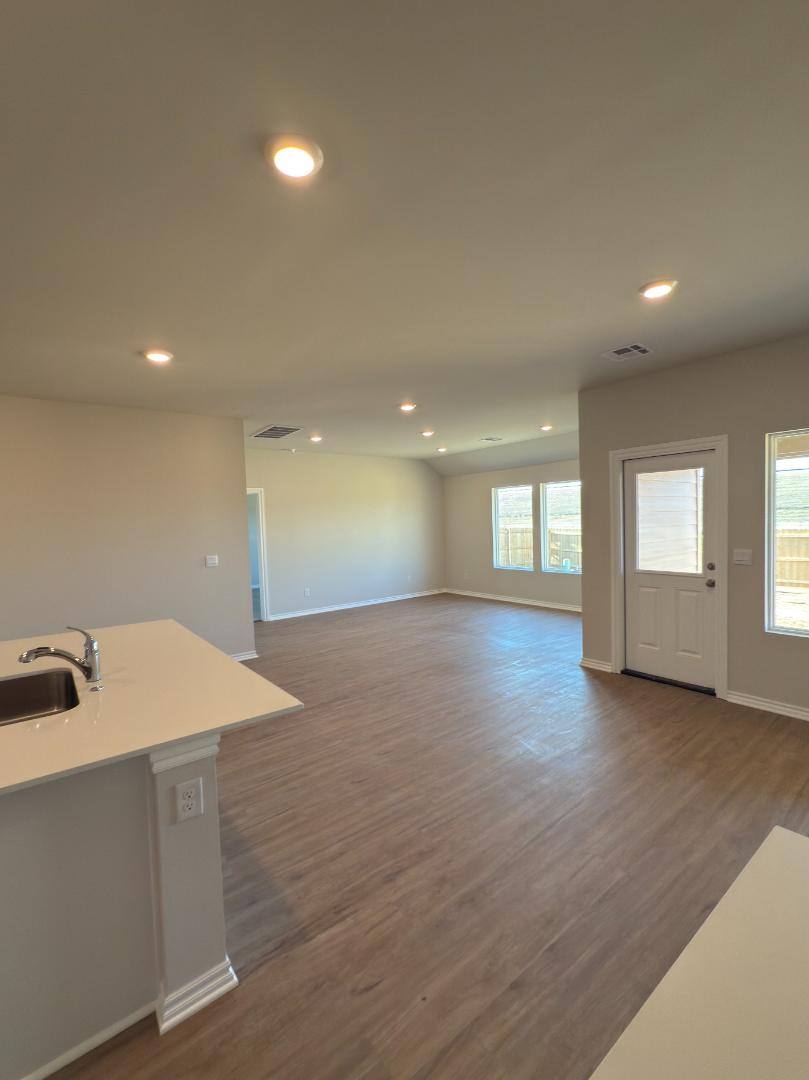 House for rent at 2924 Firefly Dr #SUONG 2824, Yukon, OK 73099