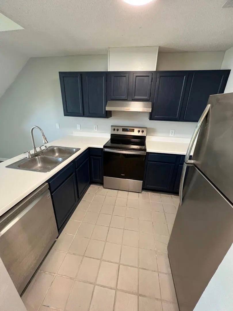 Townhouse for rent at 1000 Stonegate Dr, Auburn, AL 36832