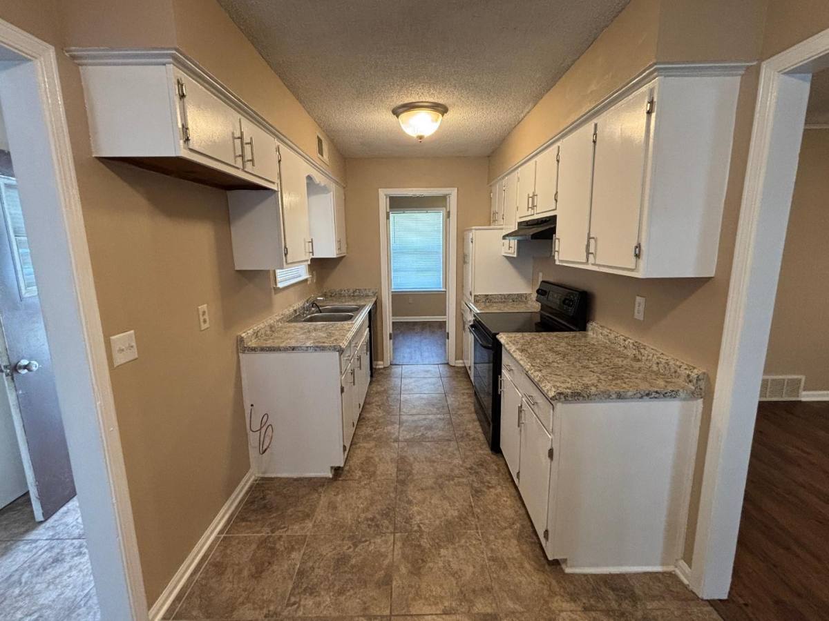 Apartment for rent at 6810 Sycamore Hill Dr, Memphis, TN 38135