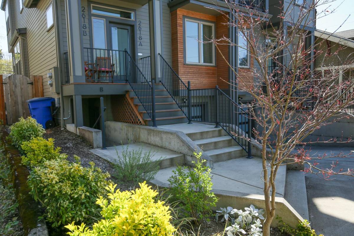 Condo for rent at 2618 SE 51st Ave #B, Portland, OR 97206