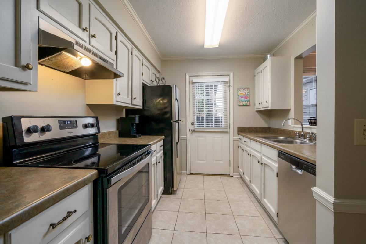 Townhouse for rent at 1032 Fairfax Dr, Tuscaloosa, AL 35406