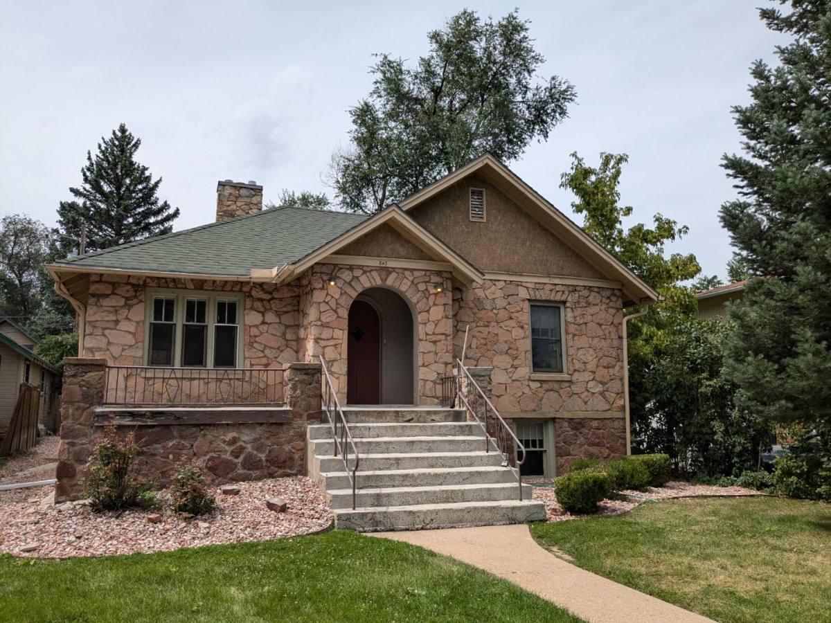 Apartment for rent at 843 17th St #B, Boulder, CO 80302