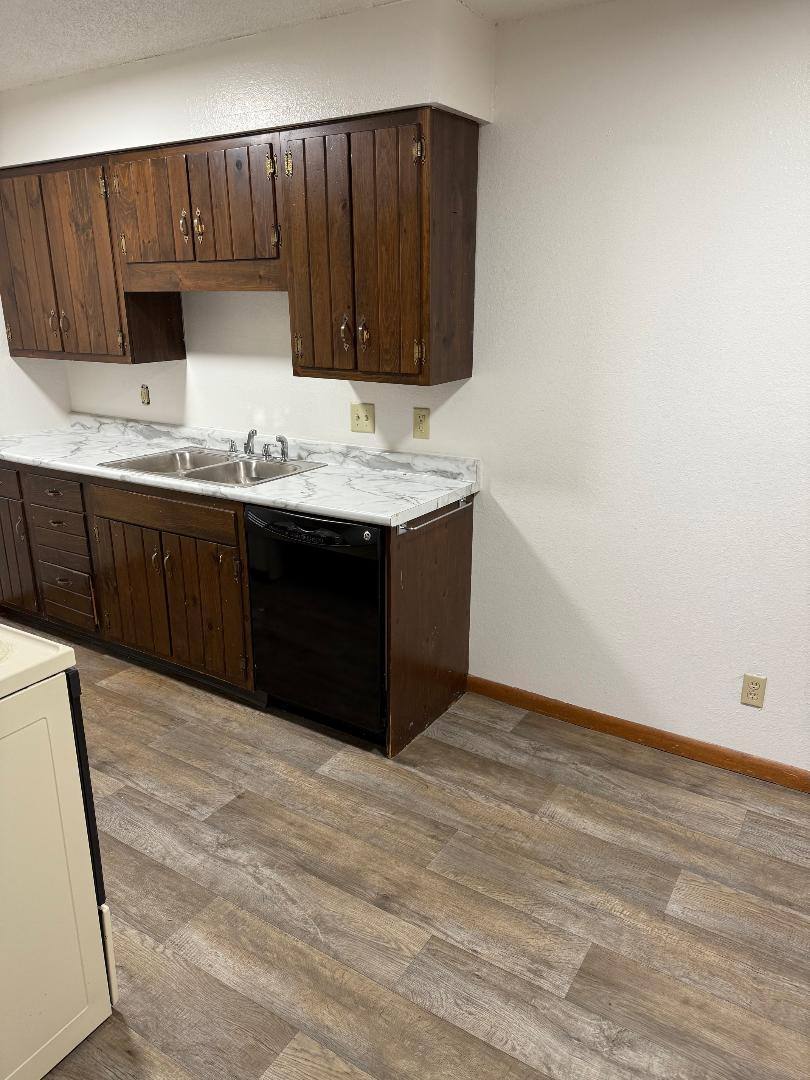 Apartment for rent at 108 Westwood Dr #101, Marshalltown, IA 50158